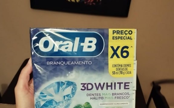 Pack 06 un. Creme Dental Clareador Oral-B 3D White Brilliant 70g