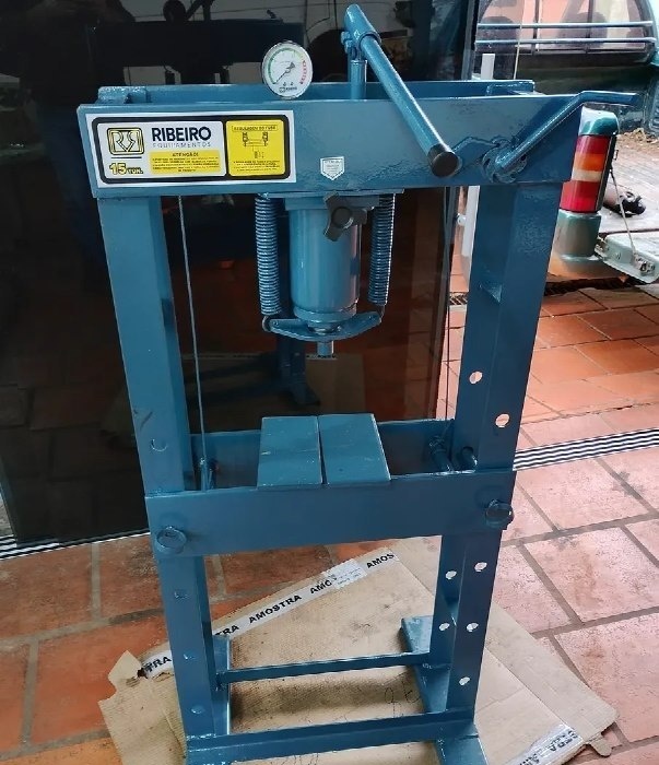 Prensa Hidráulica Ribeiro RP0002  15 Toneladas