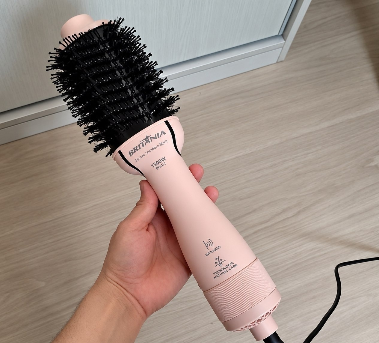 Escova Secadora Britânia Bec07r 4 Em 1 1300w Rosa 127220v