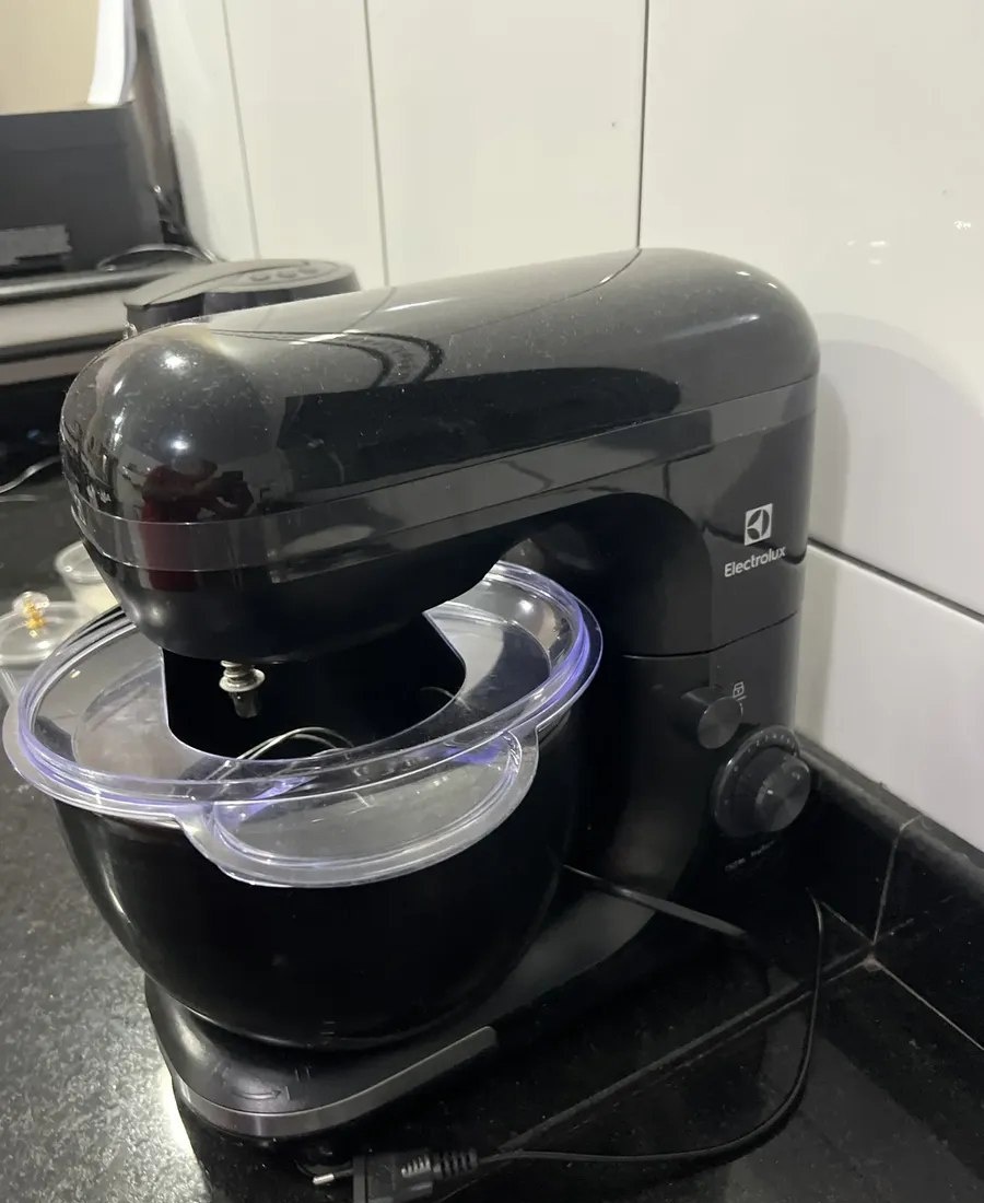 Batedeira Planetária Electrolux Experience EKM30 Preta 750W Tigela de 5L