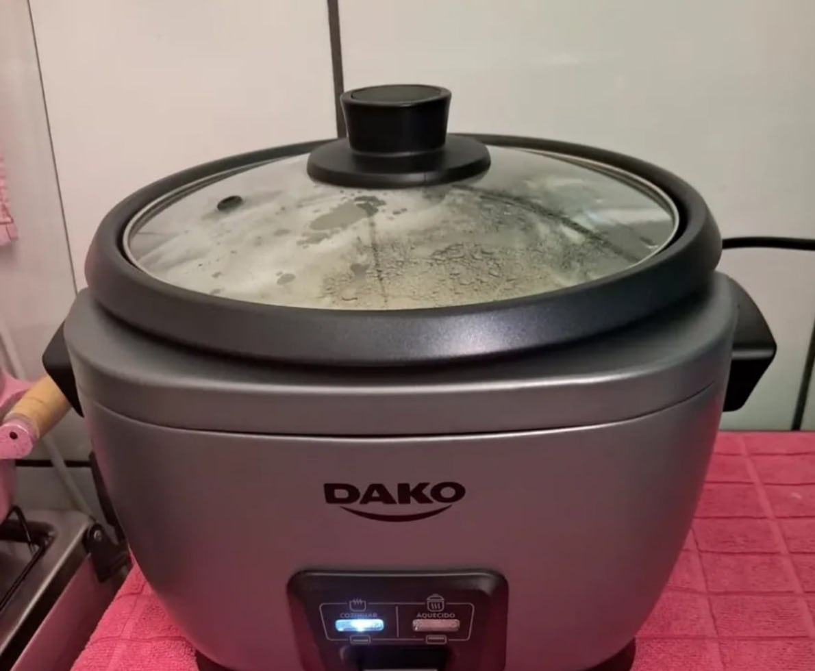 Panela de Arroz Elétrica Dako 700W 4 Litros 220V