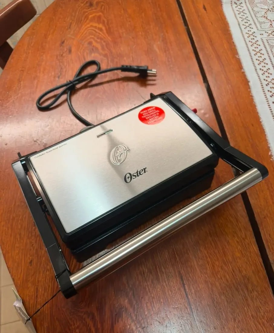 Grill Elétrico Oster Inox 2 em 1 220V