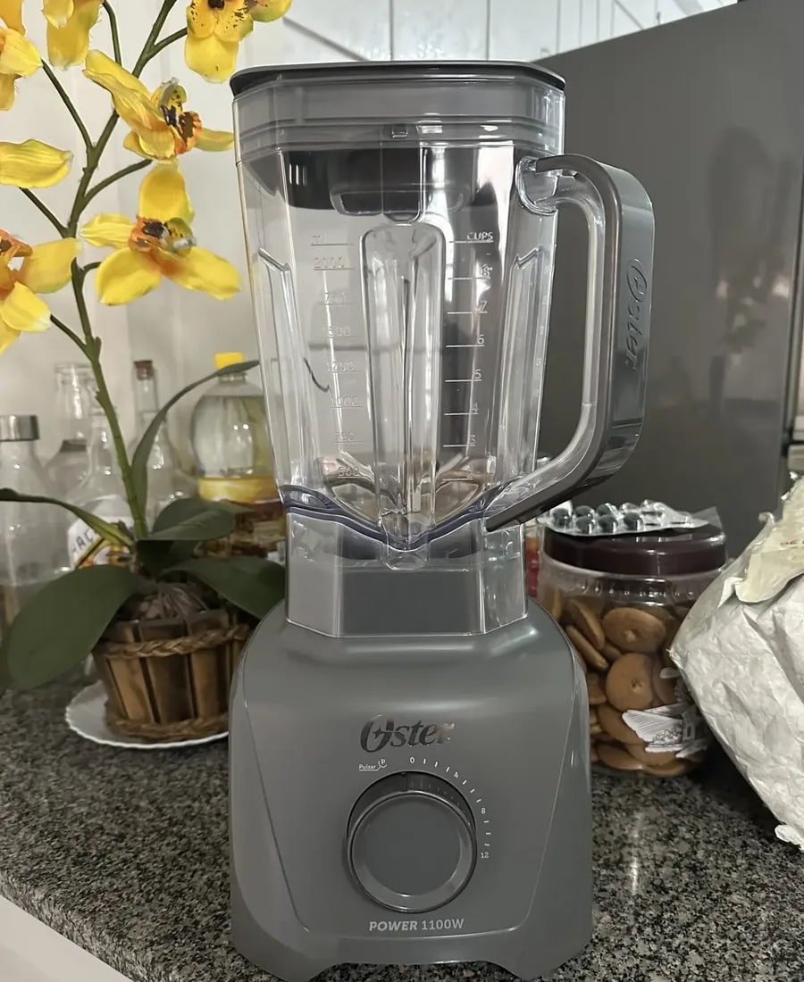 Liquidificador Oster 1100W 3,2L 220v
