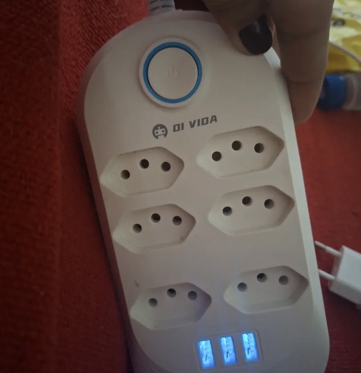Filtro de Linha Betahome com 6 Tomadas e 3 USB para 2500W Bivolt