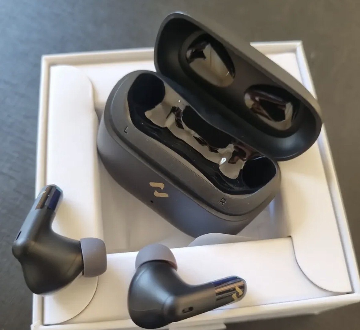 Fone De Ouvido Sem Fio Havit Tw982 ENC, Bluetooth 5.4, 33h Bateria, Resistência IPX4 contra respingos, Cancelamento de Ruído com IA, Cor Preto