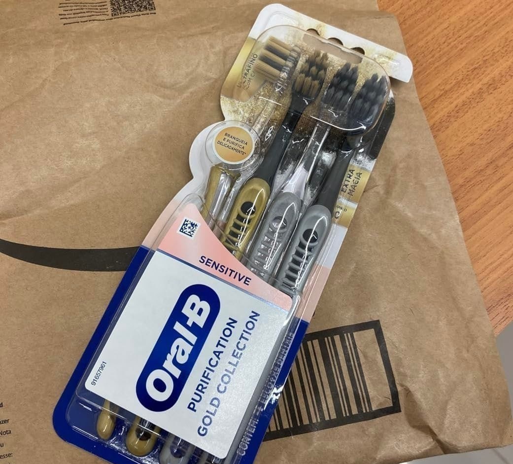 4 un. Escova de Dente Oral-B Sensitive Gold