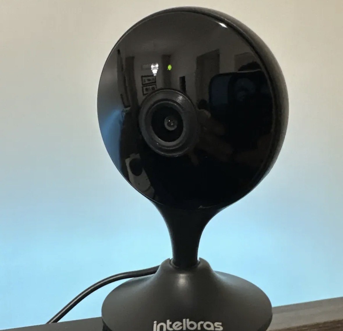 Câmera de Segurança Inteligente Intelbras iM3 C Branca