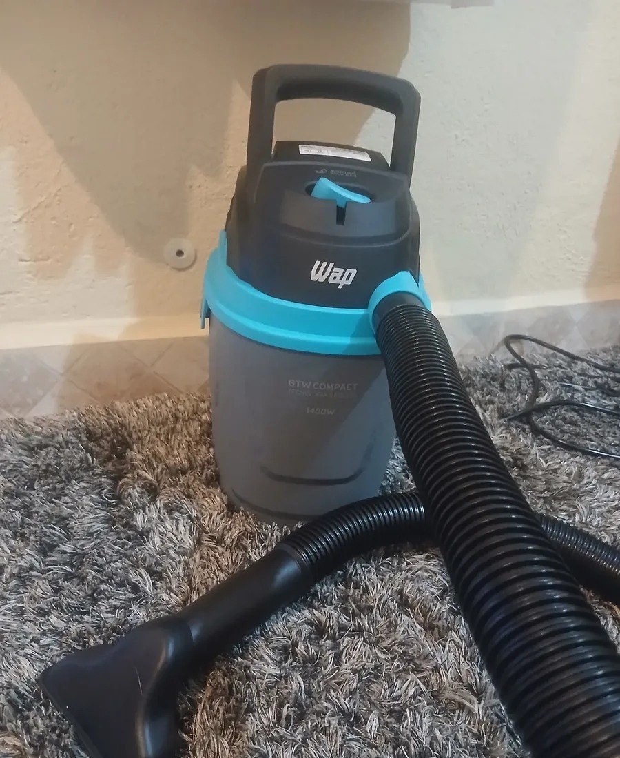 Aspirador de Pó e Líquido WAP GTW Compact 1400W 5,5L 220V