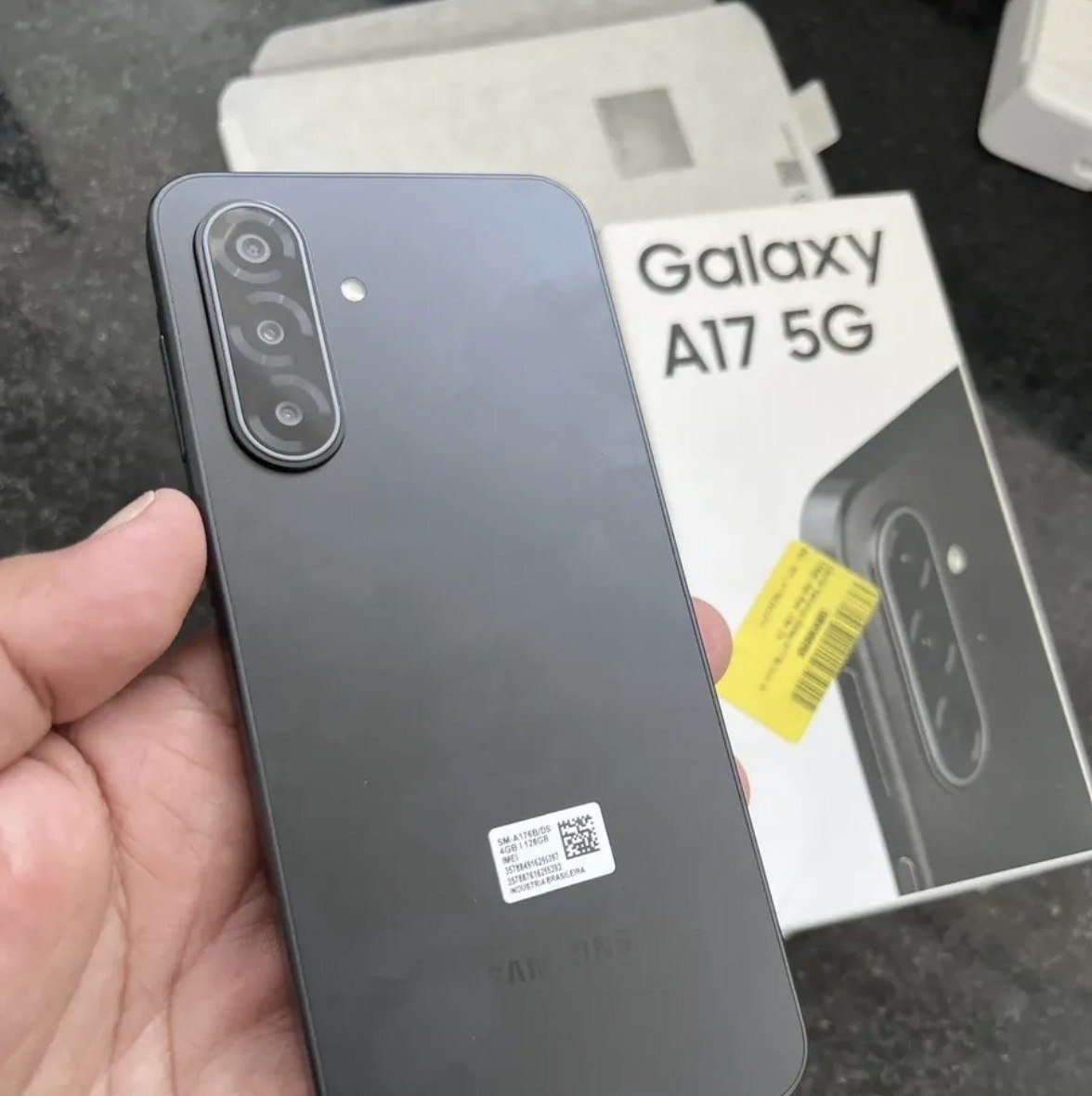 Celular Samsung Galaxy A17 5G Com IA, 128gb, 4gb Ram, Câm De 50mp, Tela De 6.7, Nfc, Ip54 - Preto