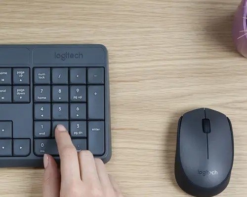 Combo Teclado e Mouse sem fio Logitech MK235 Layout ABNT2