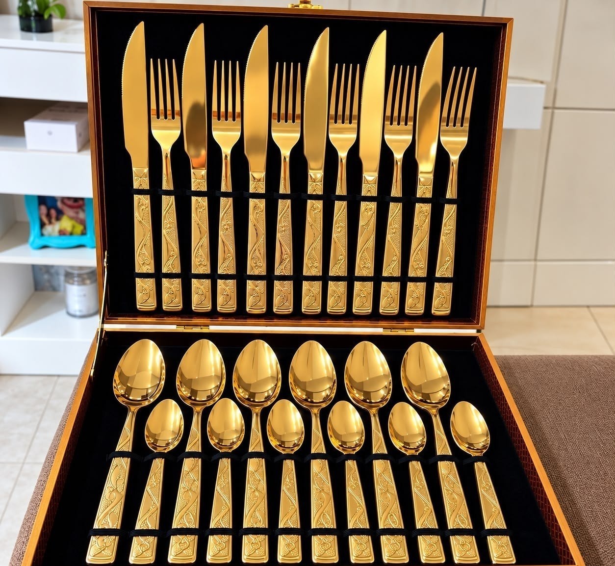 Maleta com 24 Peças Faqueiro Dourado  Maleta
