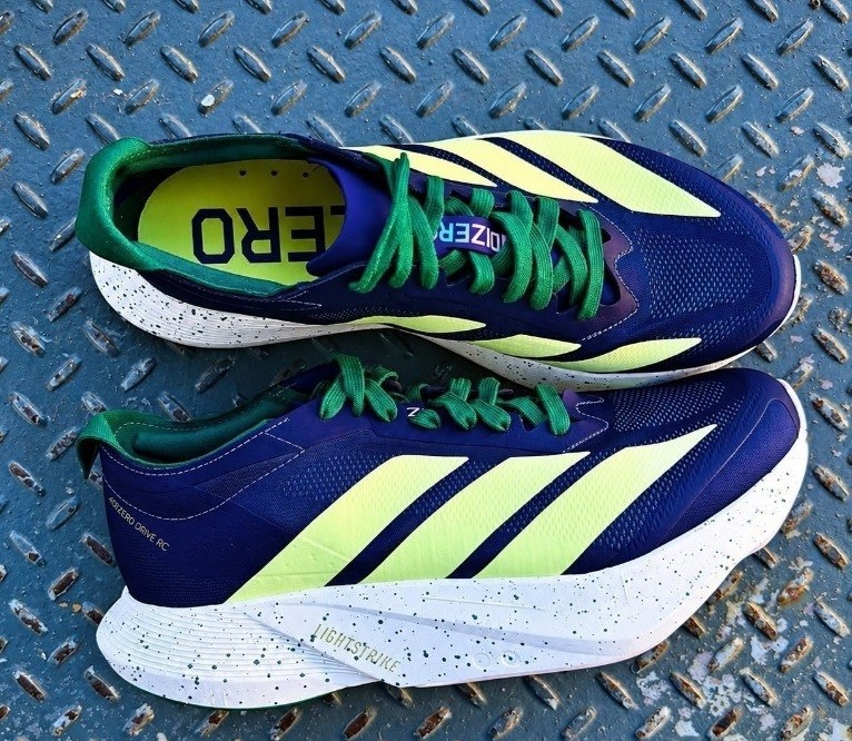 De R 899 por R 449