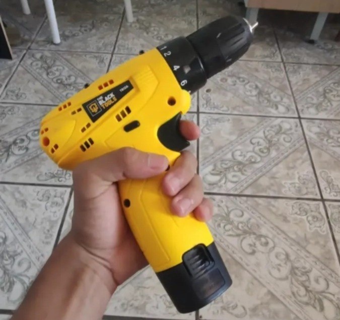 Parafusadeira e Furadeira The Black Tools TB12A
