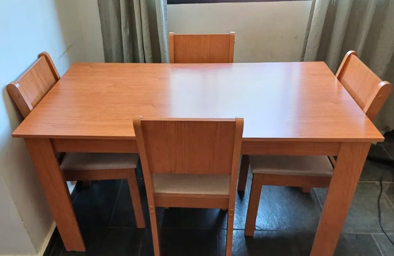 Conjunto Sala de Jantar, Mesa com 4 Cadeiras