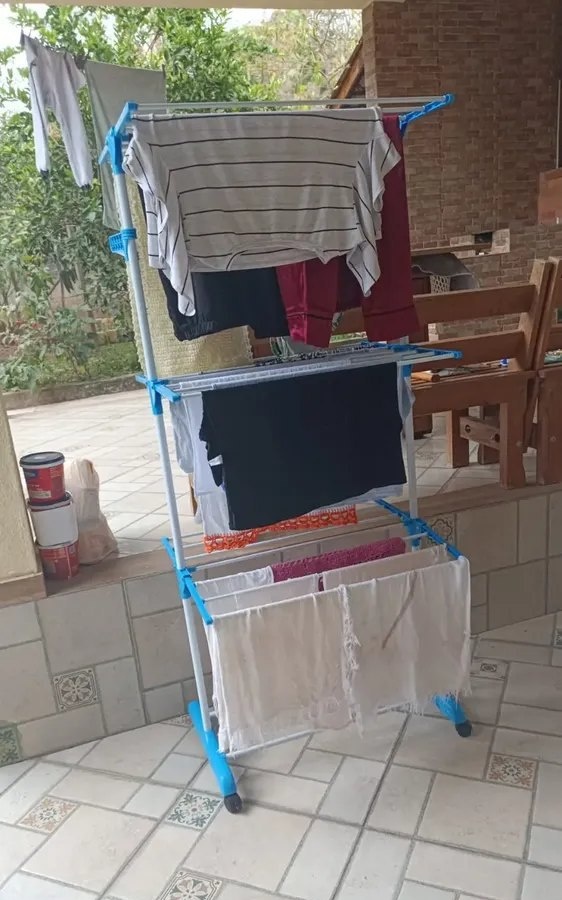Varal de Chão Dobrável 3 Andares com Rodas e 2 Asas Extensíveis para Roupas e Calçados Aço Reforçado 40kg