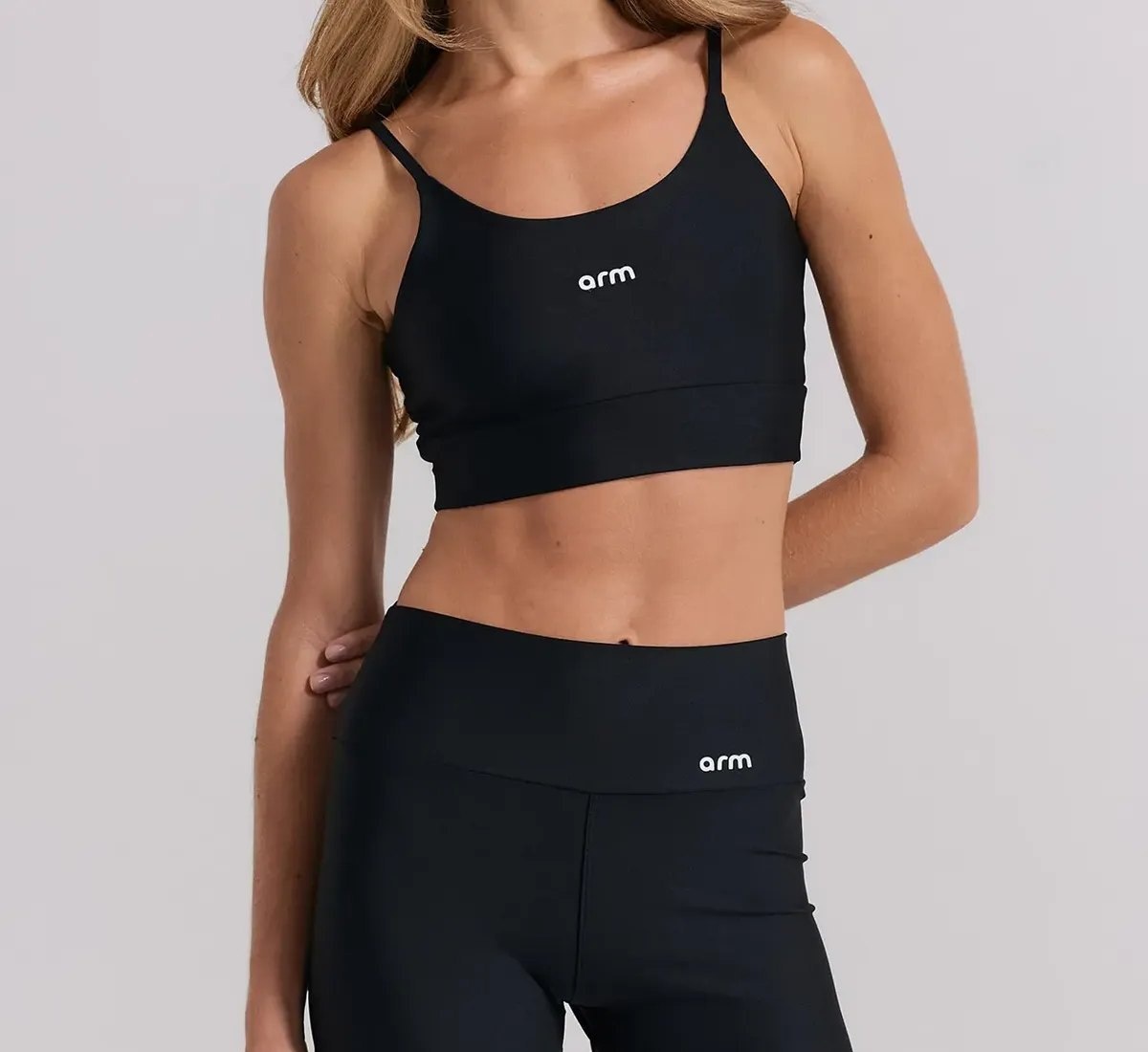 Conjunto Feminino Fitness Compact Top e Short Arm