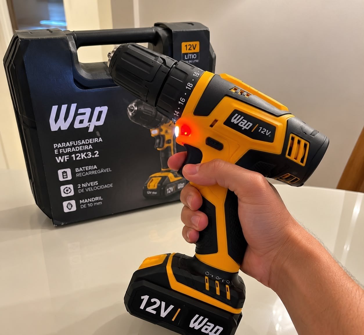 Parafusadeira e Furadeira WAP 12V WF12K3.2