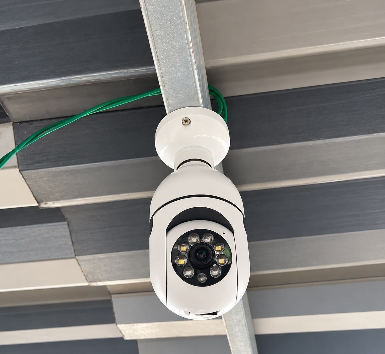 Câmera Lâmpada Segurança Inteligente Visão Noturna HD Wi-Fi