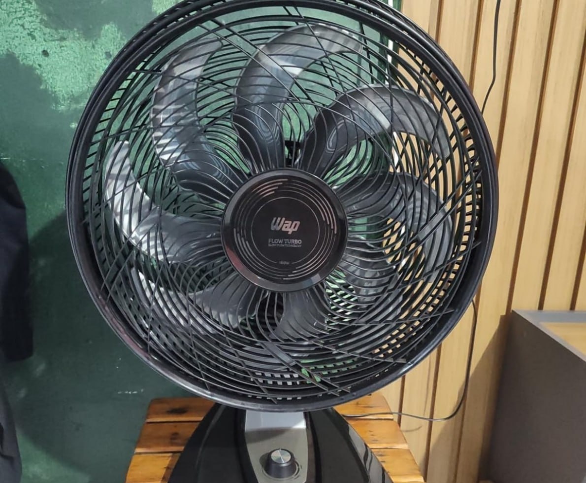 Ventilador Parede Mesa 8 Pás 180W WAP
