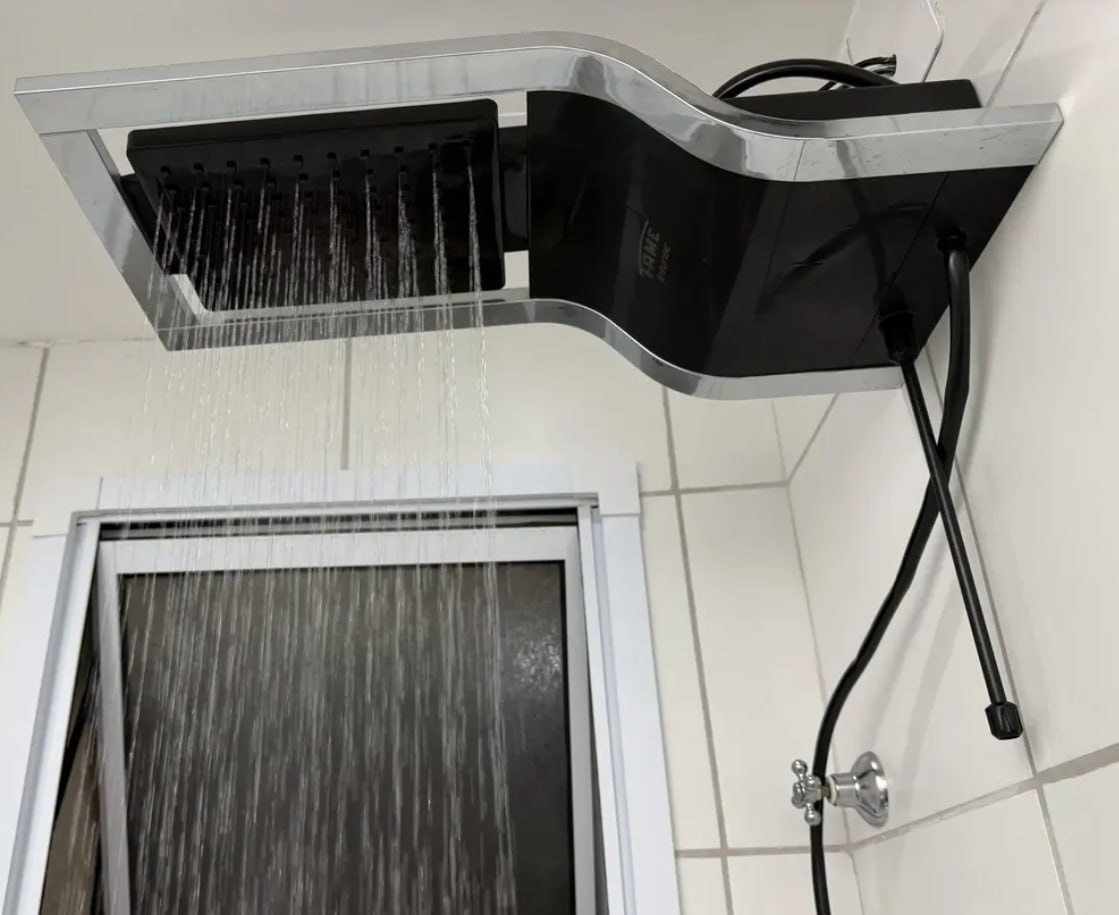 Ducha Eletrônica Intense Fame 5400W 127V