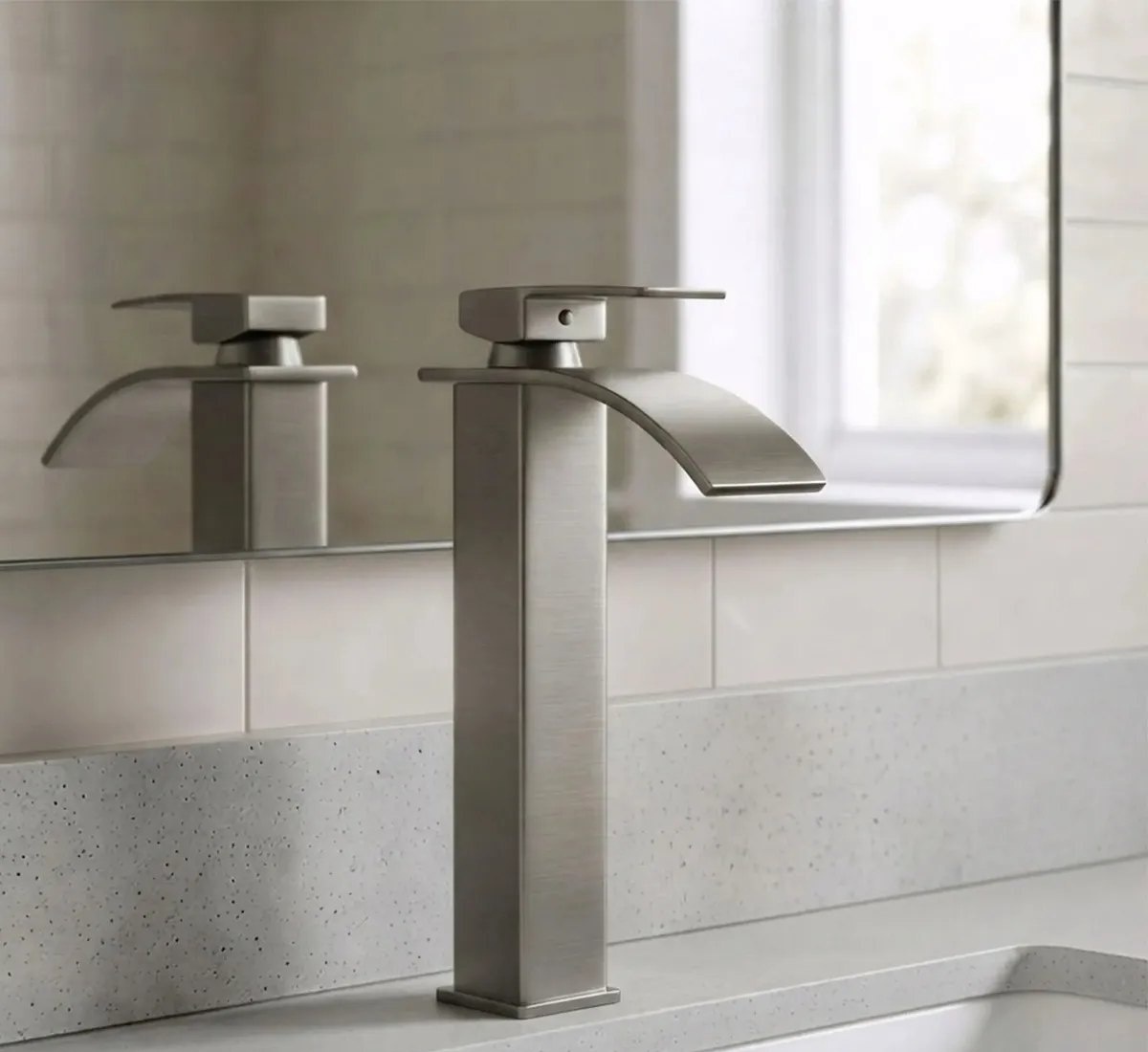 Torneira Cascata Monocomando para Cuba de Apoio Inox