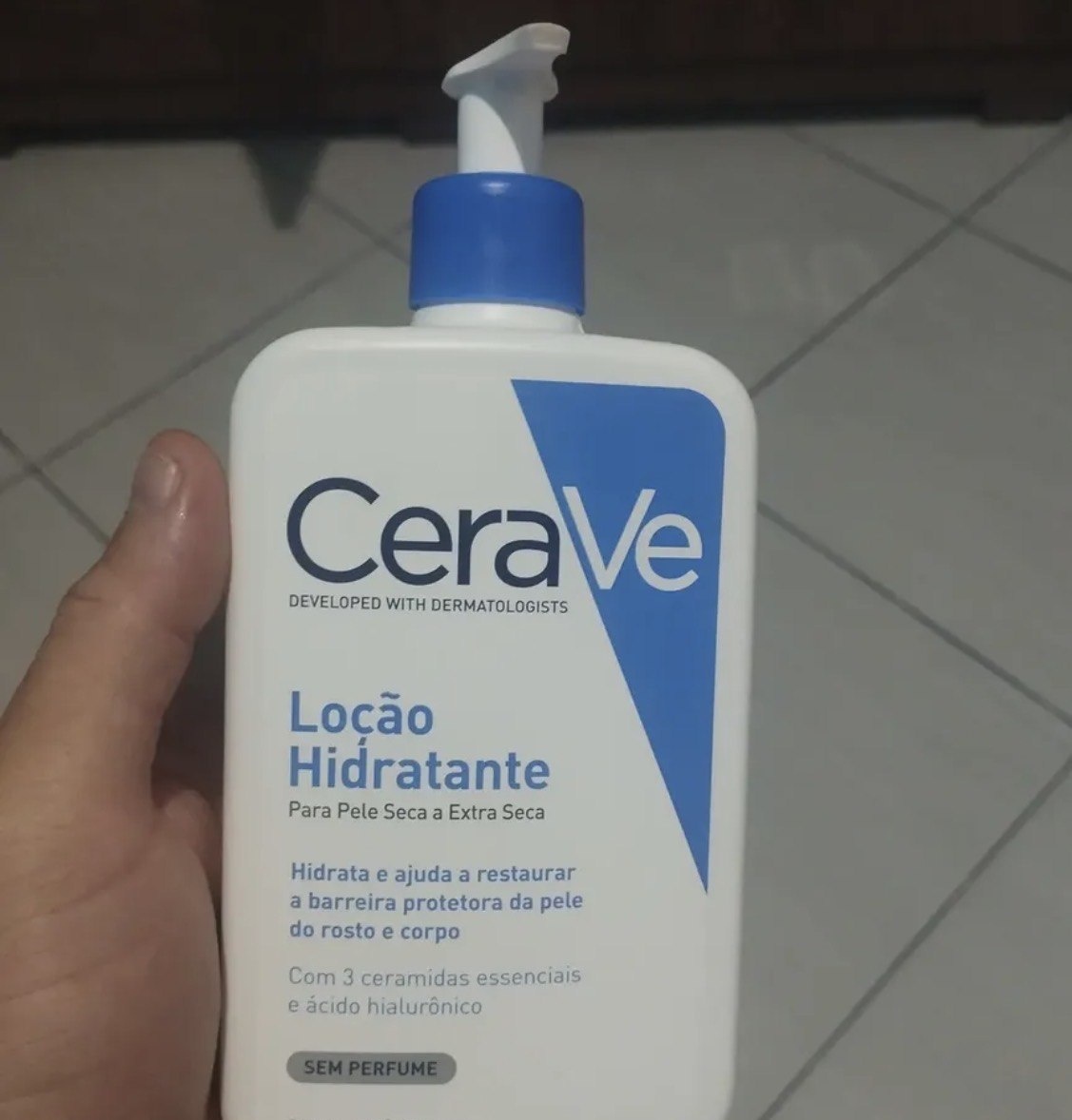 Loção Hidratante Corporal Sem Perfume, com Ceramidas Essenciais e Ácido Hialurônico, Textura Fluida CeraVe 473ml