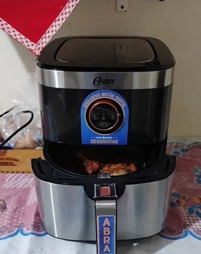 Fritadeira Sem Óleo 4,8 Litros Black Inox Ofrt660 Oster