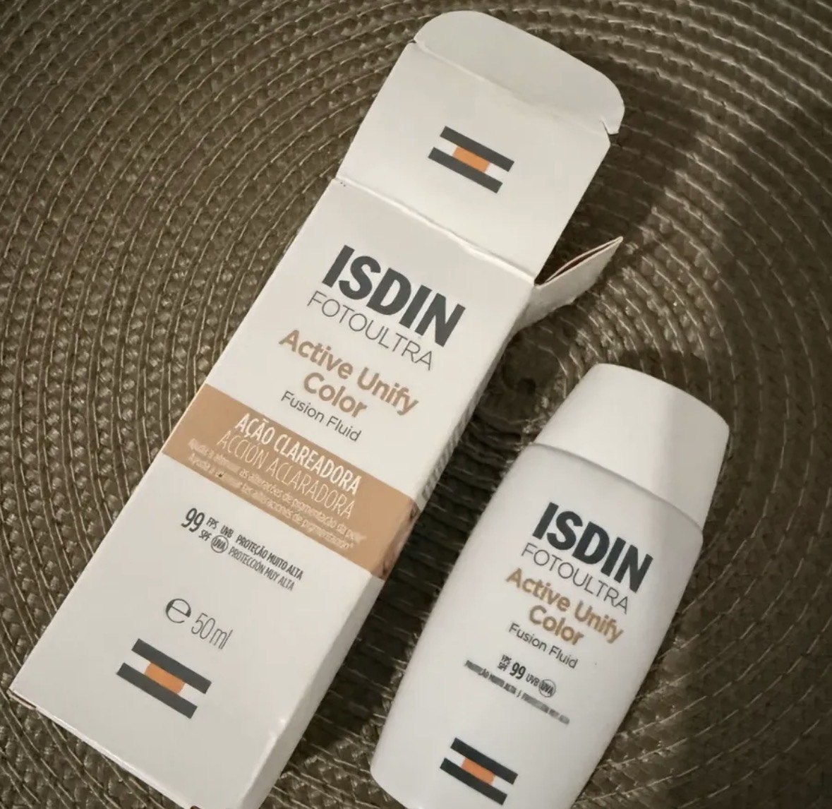 ISDIN Clareador Facial Foto Ultra Active Unify Color FPS 99 - 50ml