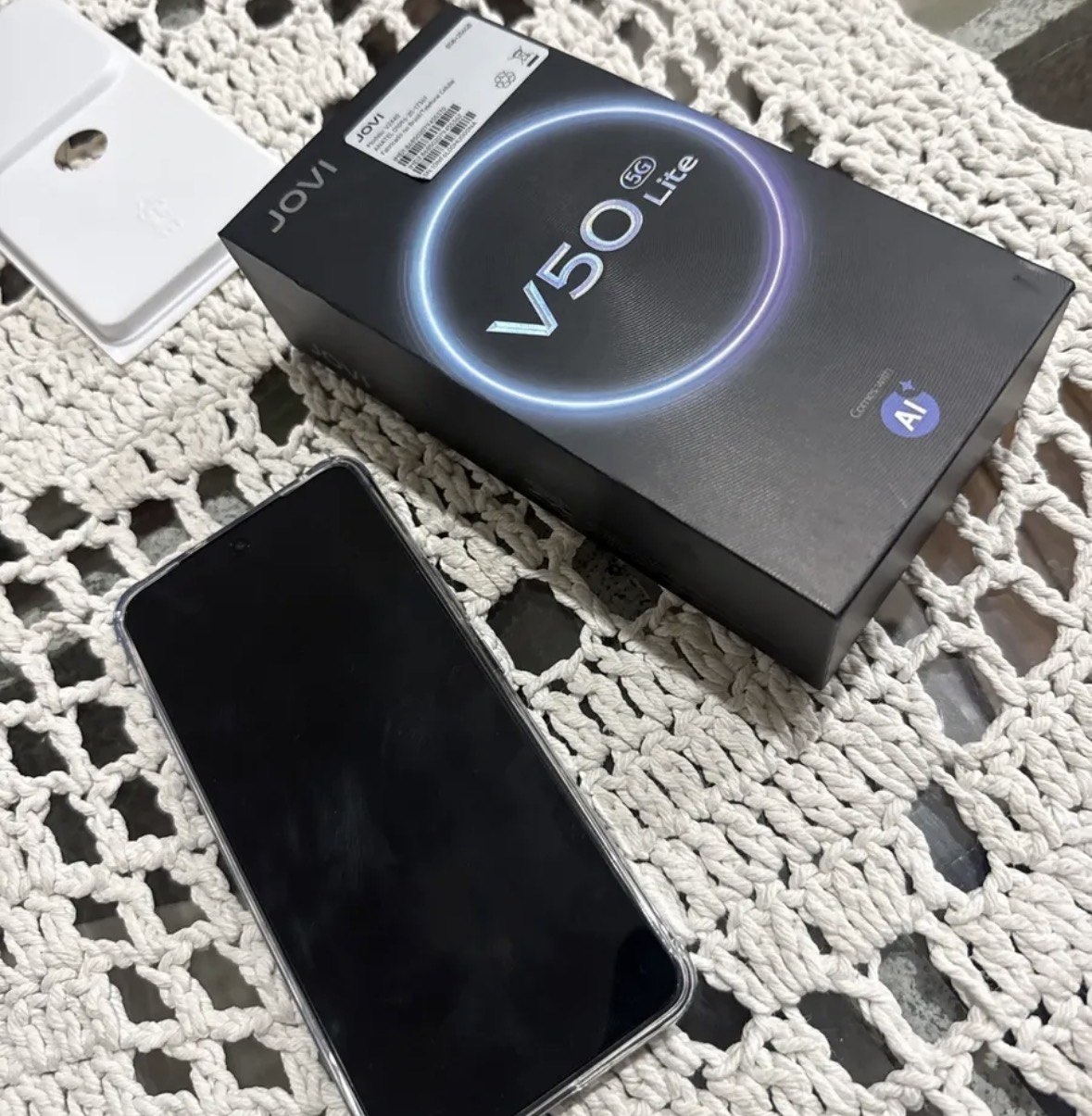 Smartphone JOVI V50 Lite 5G 256GB 8GB RAM Câmera 50MP AMOLED 6.77 6500mAh 90W Android 15 - Preto Eclipse