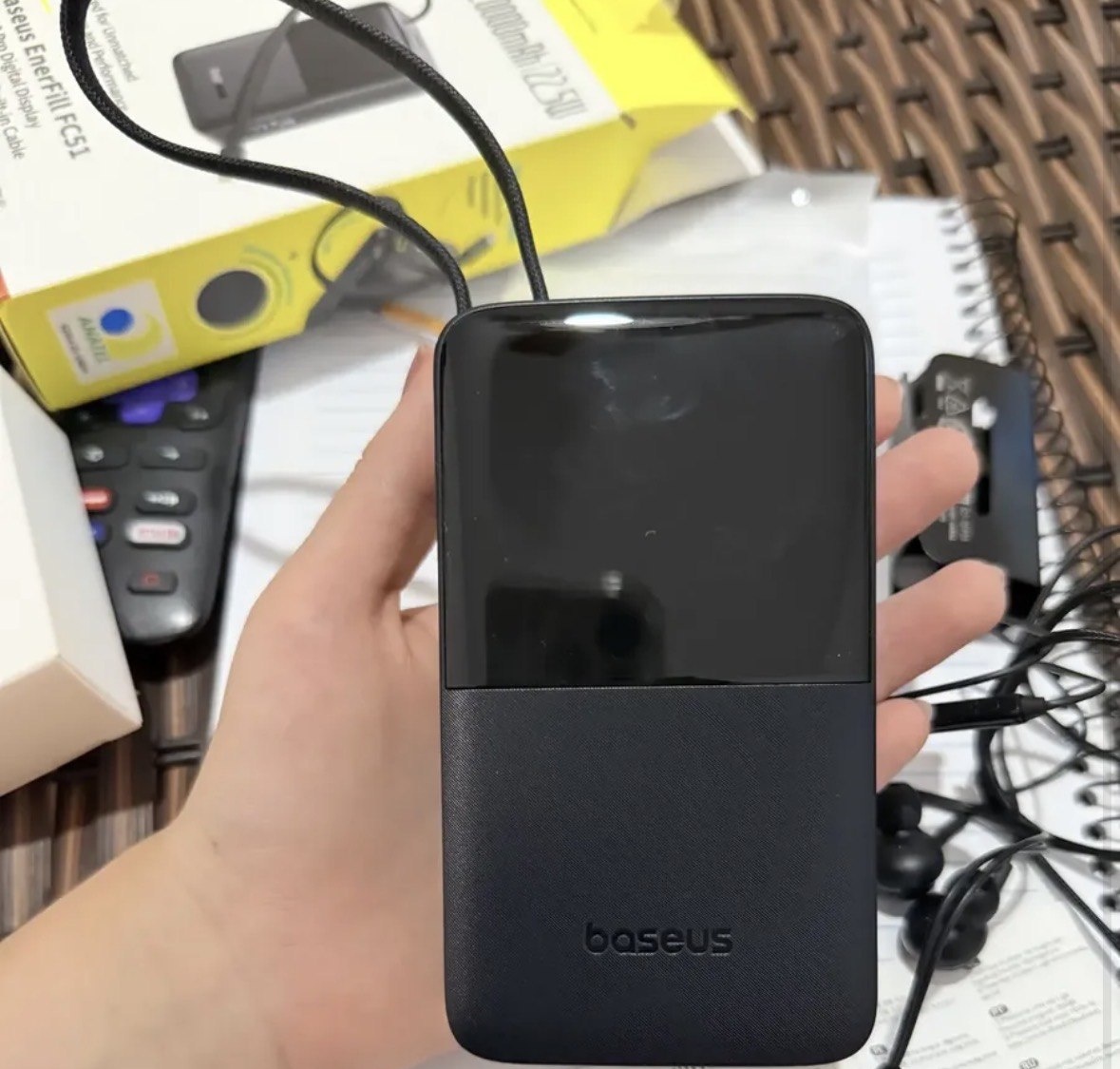 Power Bank Baseus Bipow2 Pro FC51 20000mAh 22,5W Carregamento Rápido Cabo USB-C Integrado Display Digital Carrega 3 Dispositivos Proteção Inteligente Preto