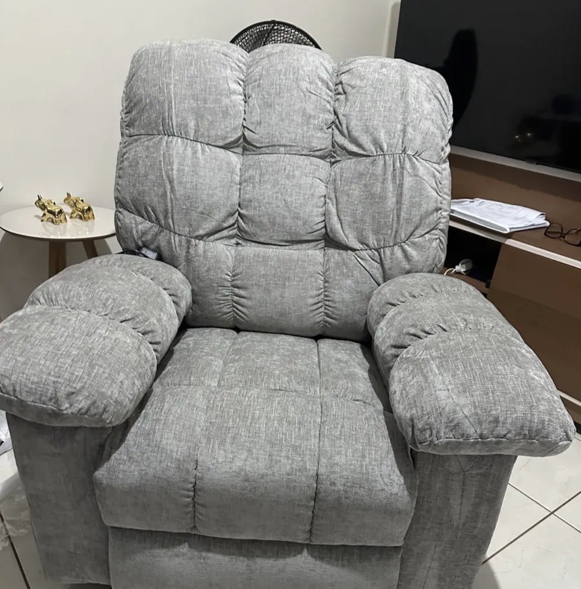 Poltrona Massageadora Reclinável com Aquecimento e 8 Pontos Vibratórios Cinza