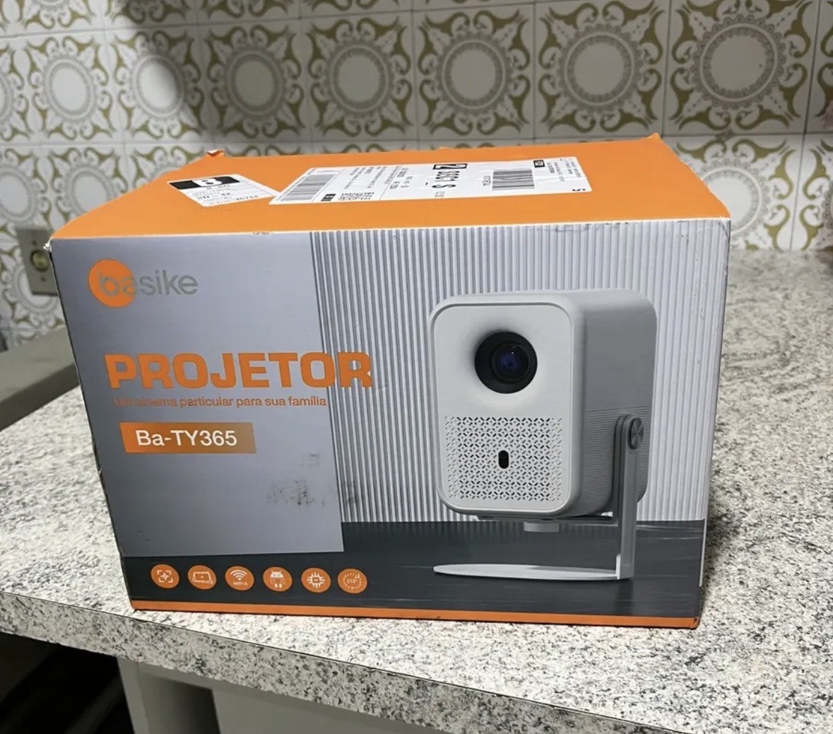 Projetor Basike 4K Portátil com Wi-Fi, Bluetooth e Resolução 1080P