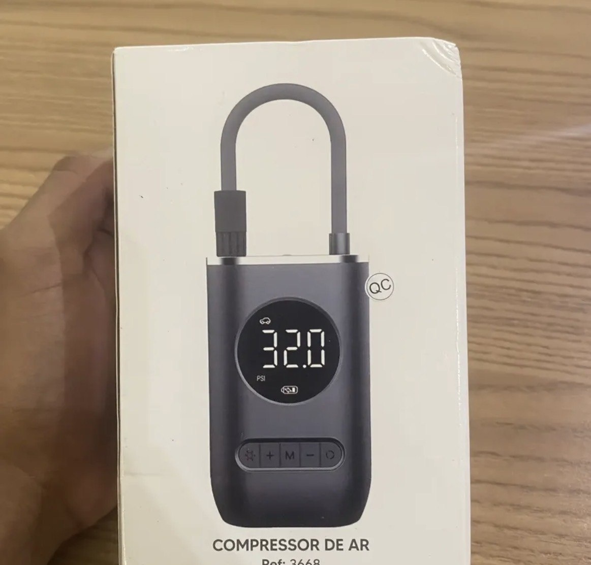 Bomba de Ar Elétrica Portátil BG Para Carro, Moto e Bicicleta Com Calibrador Pneu Automotiva