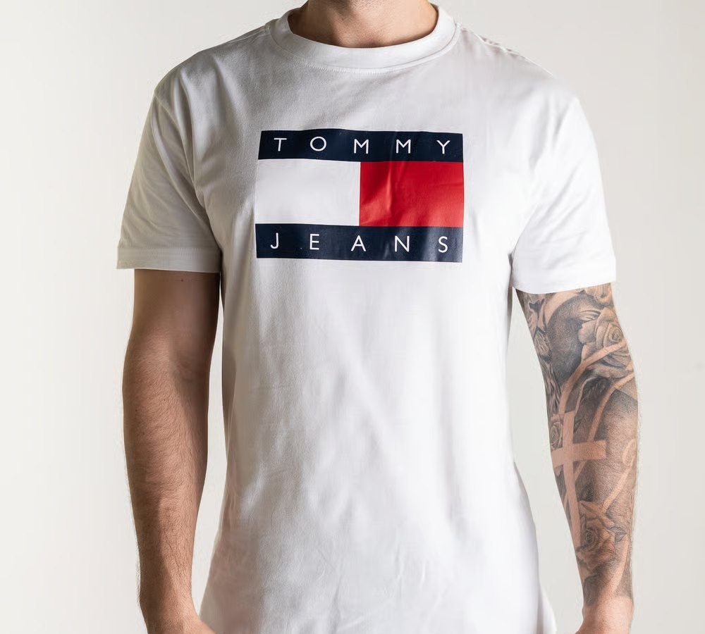 Camiseta Tommy Jeans Abdm0dm22645