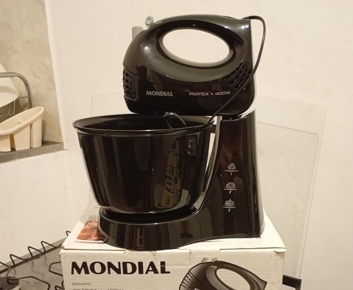 Batedeira Mondial Preta 220V