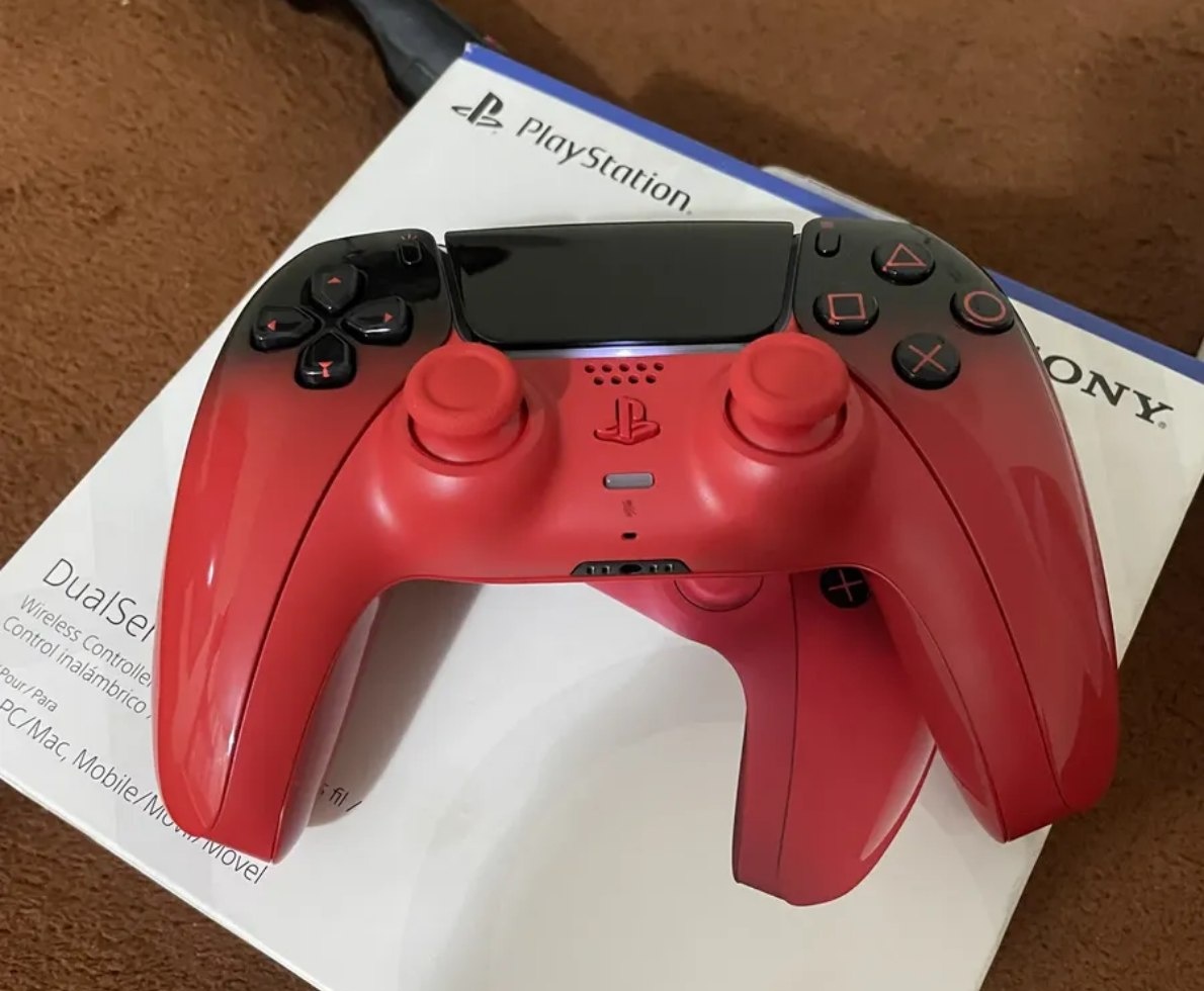 Controle Sem Fio Sony DualSense Hyperpop para PS5 Techno Red