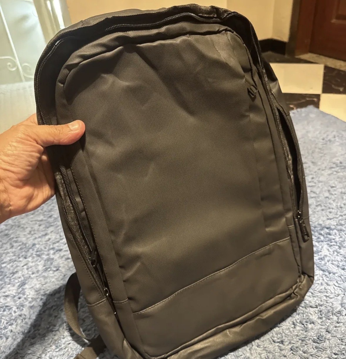 Mochila para Notebook de 15.6 Executiva com USB, Expansível e Impermeável