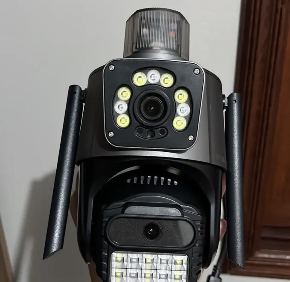 Kit 2 Câmera Segurança Ip App Icsee Lente Dupla Cor Preto