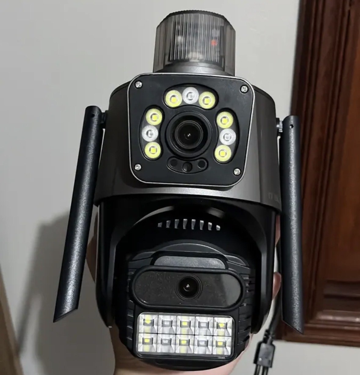 Kit 2 Câmera Segurança Ip App Icsee Lente Dupla Cor Preto