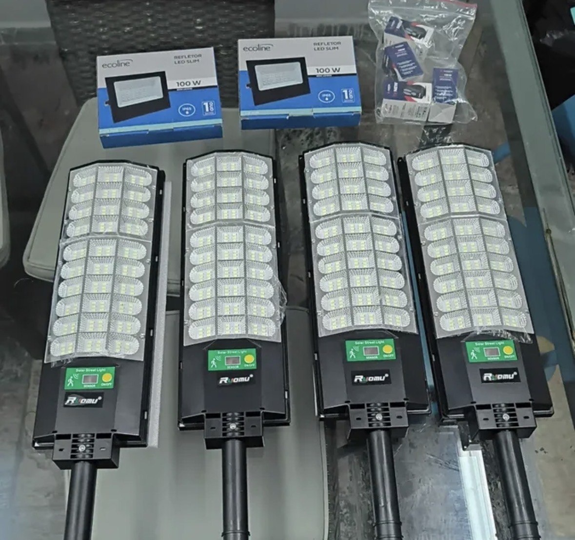 Kit 2 Luminária Solar Led 1000W com Sensor IP67 Refletor Solar Potente