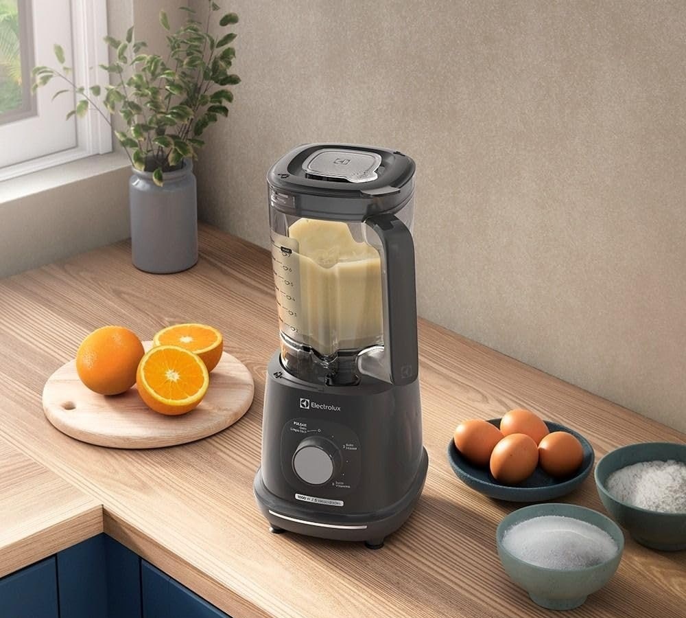 Liquidificador Electrolux 2,7L 1000W TriForce 127220v