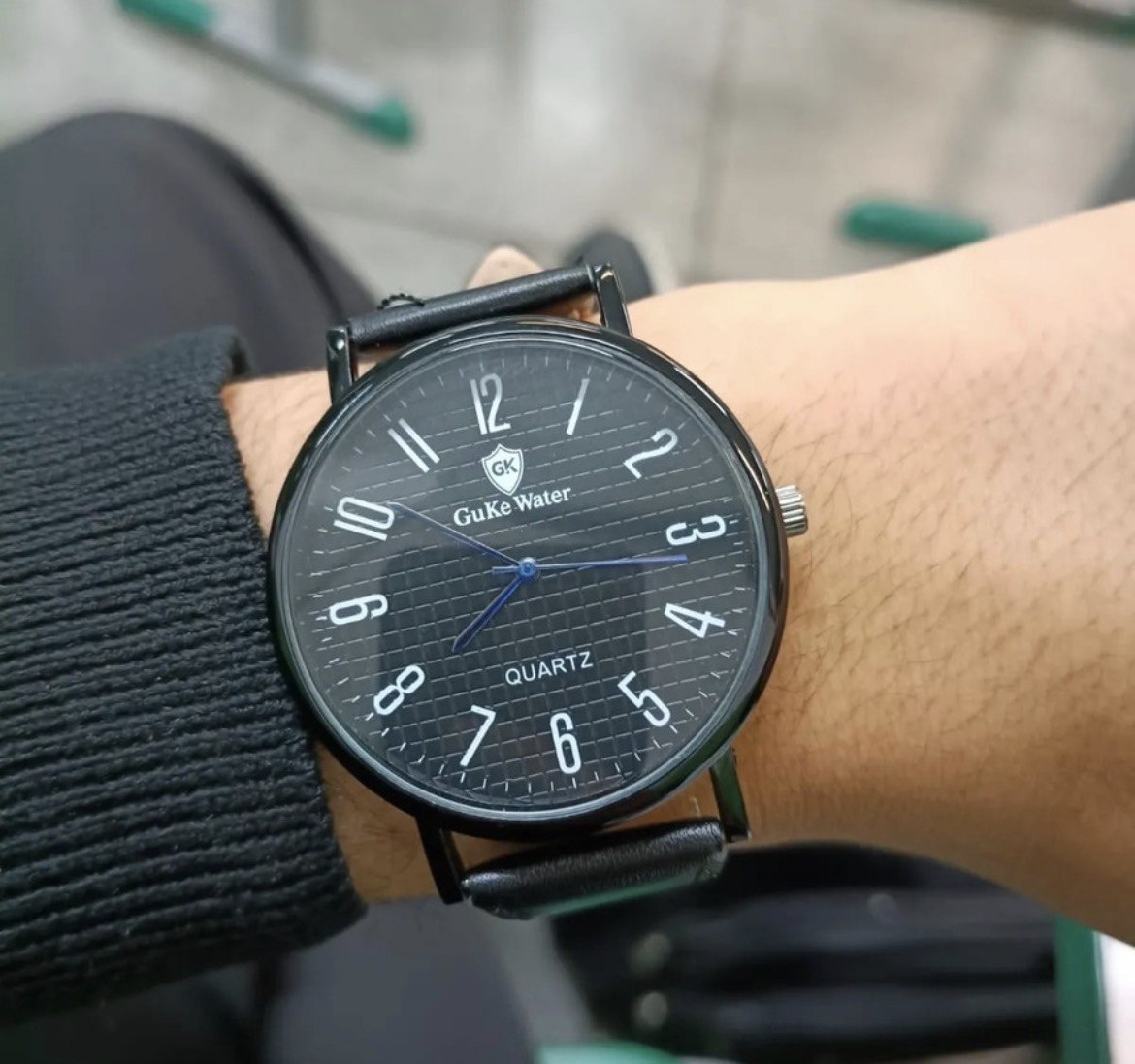 Relógio Clássico Couro