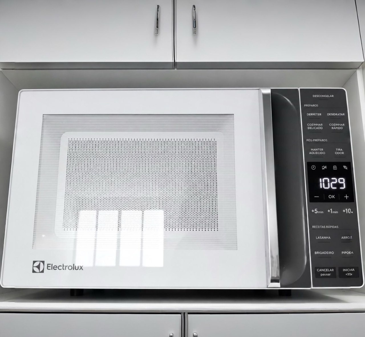 Micro-ondas Electrolux Branco 23L Efficient ME23B