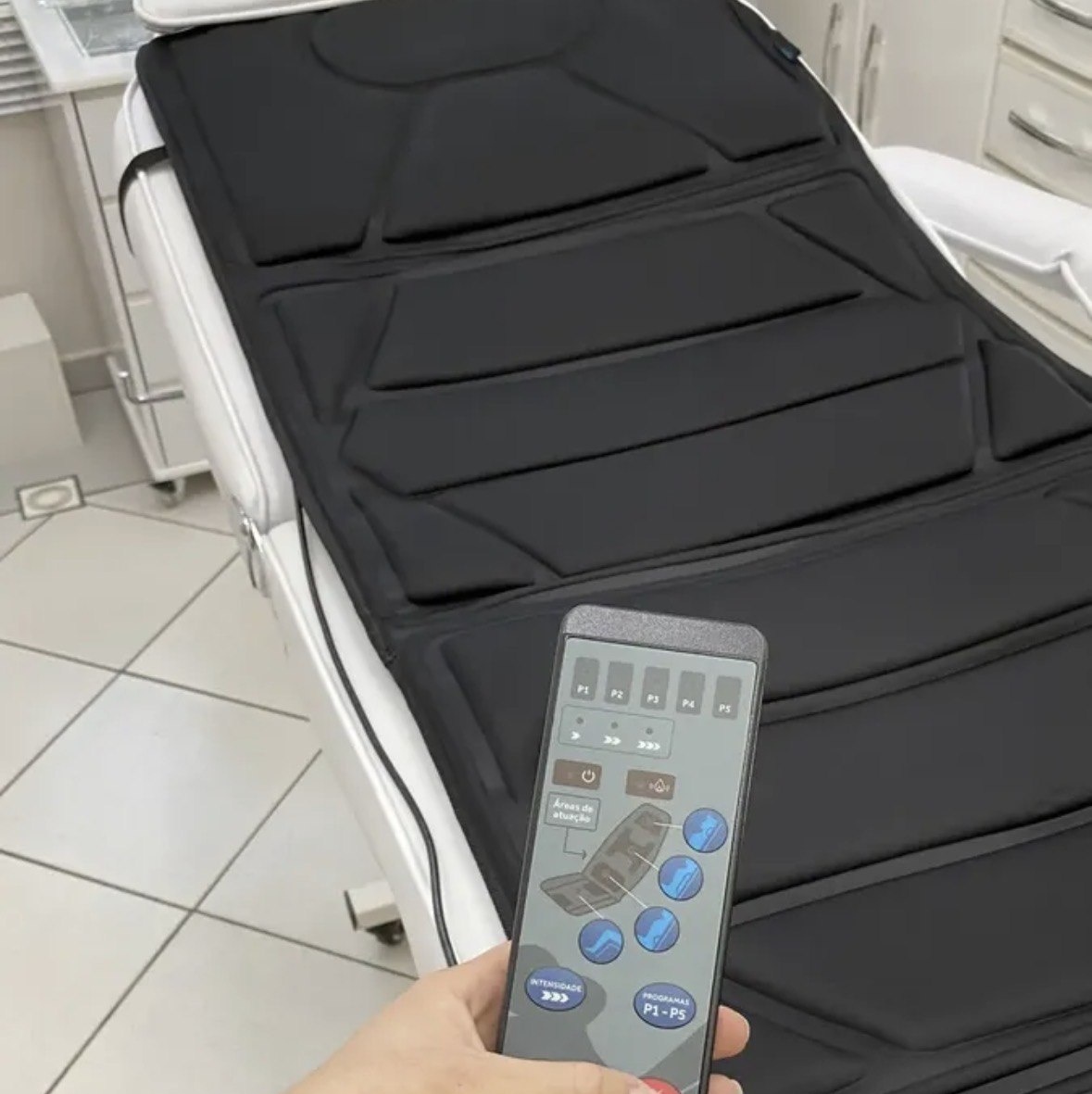 Esteira Massageadora Com Aquecimento E Vibração Relaxmedic Preto