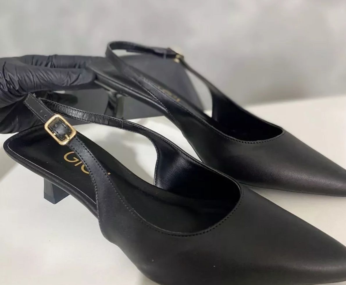 Gigil Scarpin Slingback Bico e Salto Fino