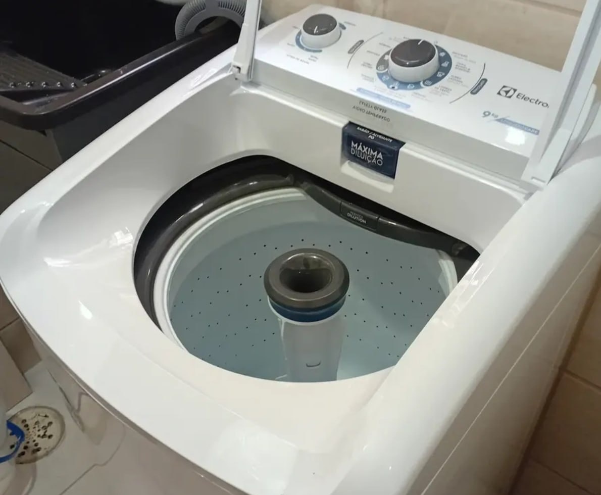 Máquina de Lavar Electrolux 9kg 110V